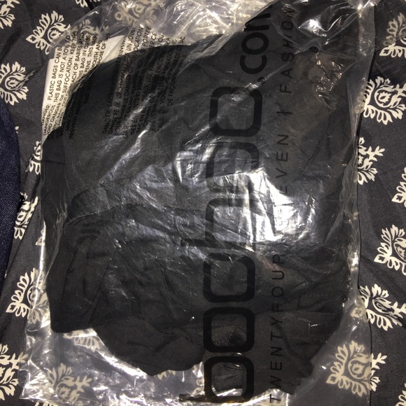 Boohoo tie front bodysuit - Picture 2 of 2